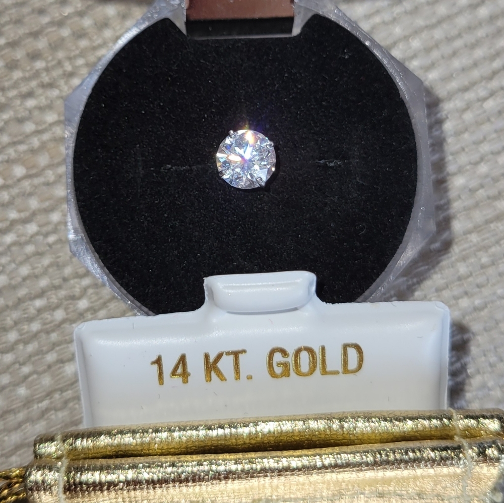 14kt. Gold Stud Earring